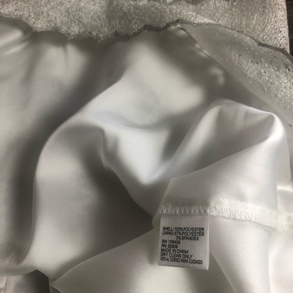 Antonio Melani White And Gray Lace Cap Sleeve V Neck Cocktail Dress size 6 - Picture 13 of 14